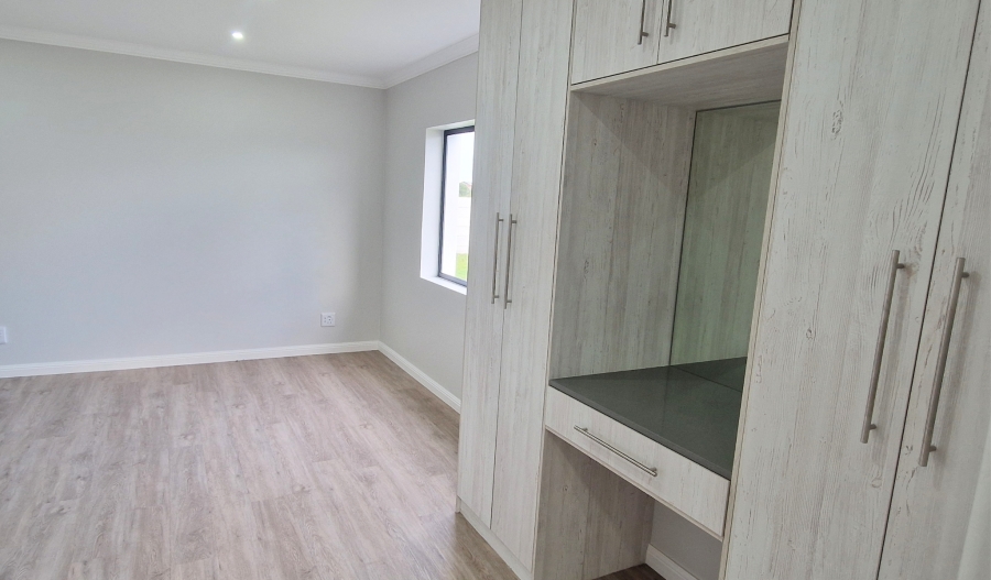 3 Bedroom Property for Sale in Paradise Beach Eastern Cape